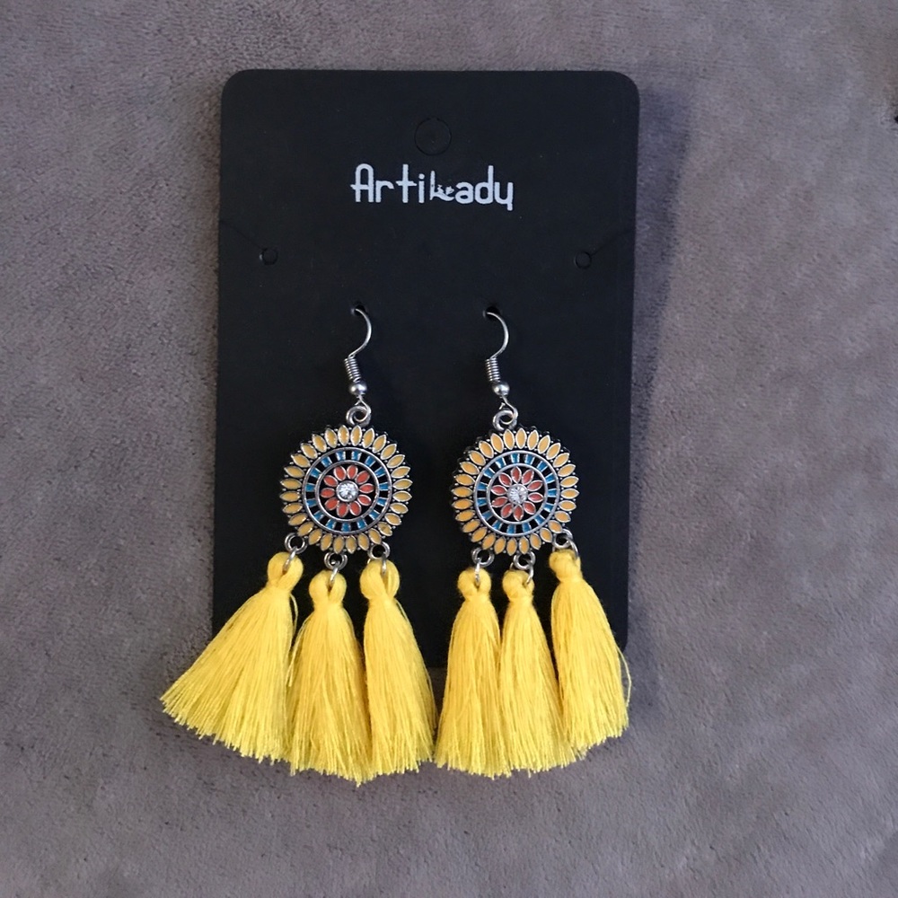 Earrings - Picture 1 of 1